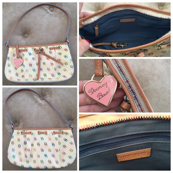 Dooney & Bourke Small Signature Shoulder Bag