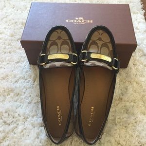 SOLD!!!Authentic Coach flats! Felisha 12CM Khaki