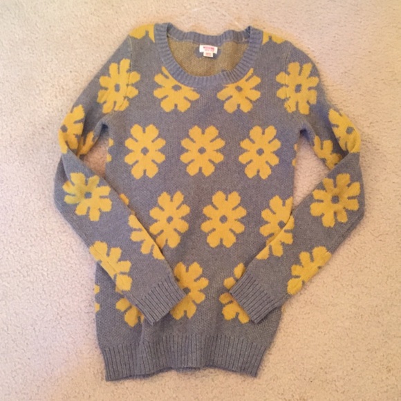 Mossimo sweater
