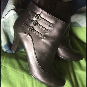 Bronze/Brown Predictions Vintage Style Boots