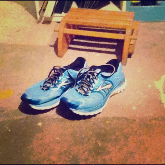Running sneakers in excellent condition!