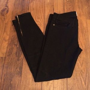 Current/Elliott Size 28 black jeans w/ ankle zips