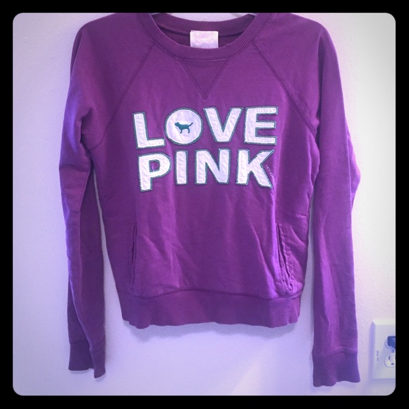 Crew neck sweatshirt with front pockets