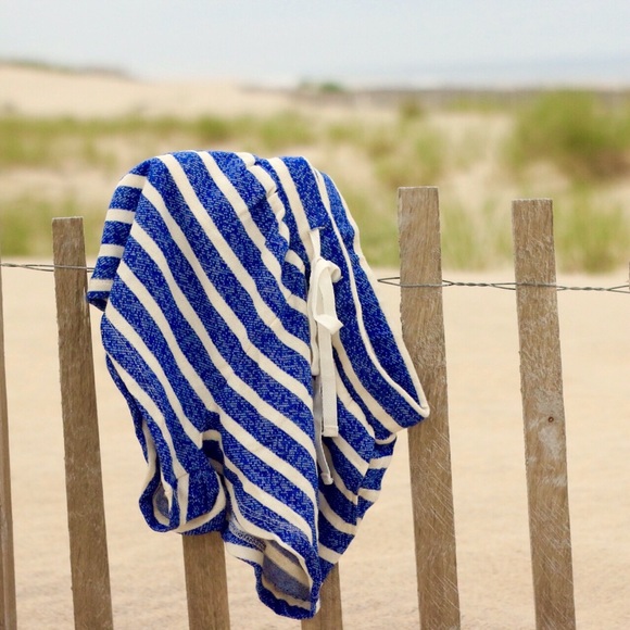 ️SOLD OUT▫️Blue + Creme Stripe Shorts - Picture 4 of 4