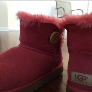 Pink Mini Bailey Button Ugg boots