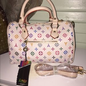 Lookalike colored bag! Boston bag