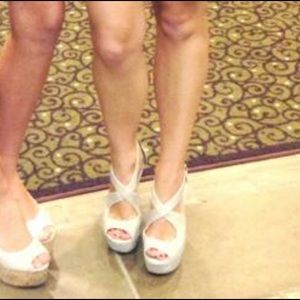 ☀️SUMMER SALE!! Nude platform wedges