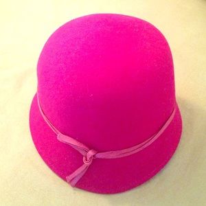 NWT Italian pure wool pink hat cloche OVS Oviesse