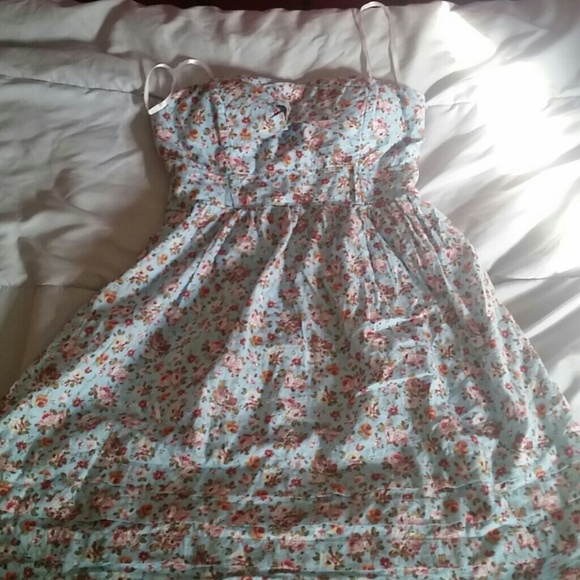 Very cute floral strapless dress