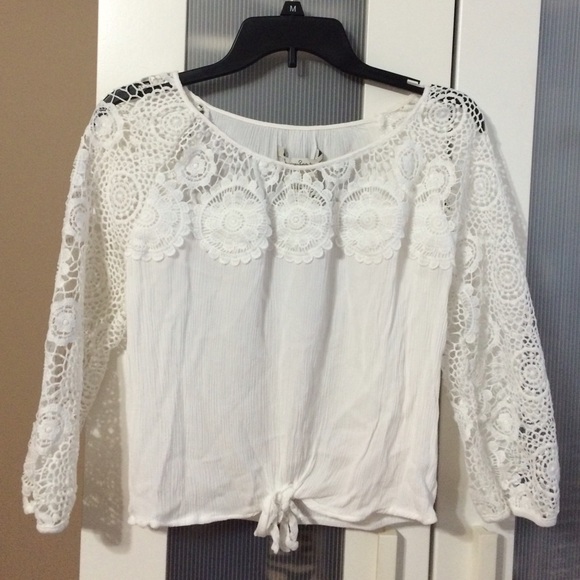 American Rag white quarter sleeve shirt