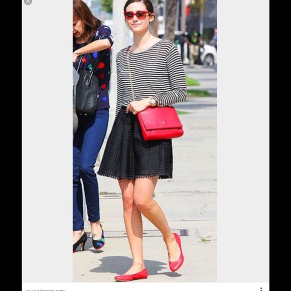 Vera Wang Shoes - HP 🎉🎉NWOT! Vera Wang Red Flats💕💕