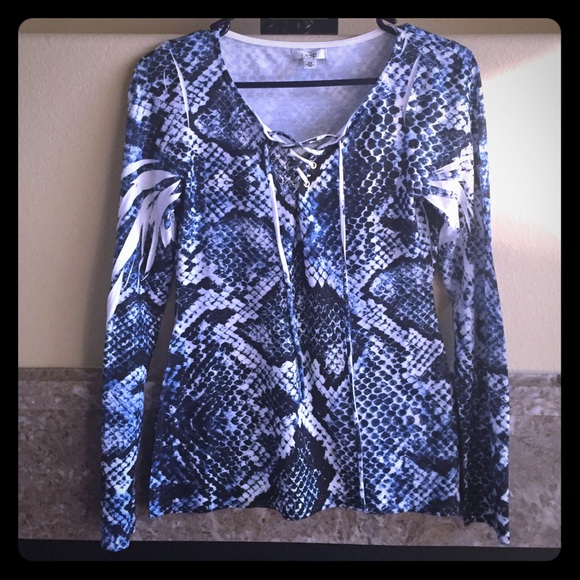 Cache long sleeved shirt