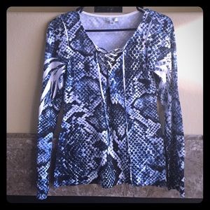 Cache long sleeved shirt