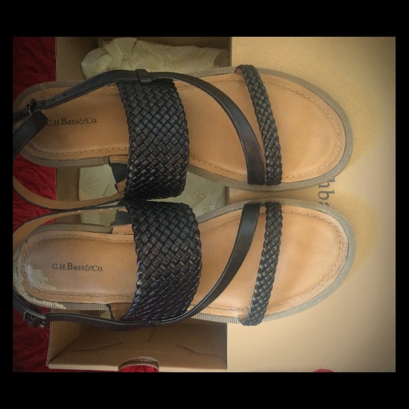 Leather black strap sandals flat