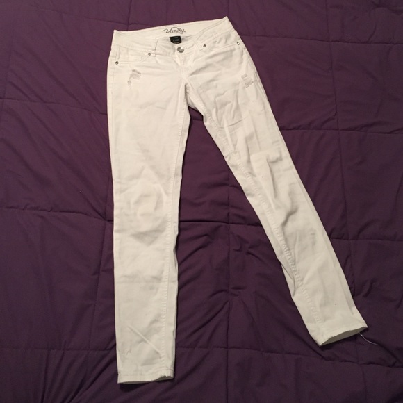 White, distressed, skinny