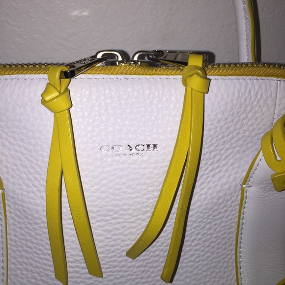 Coach handbag - Picture 2 of 4