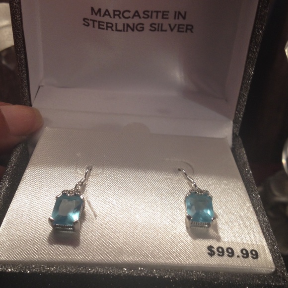 Sold Sterling silver earrings NWT - Picture 2 of 4