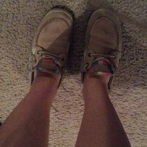 Very cute, fair condition sperrys. Size 3.5