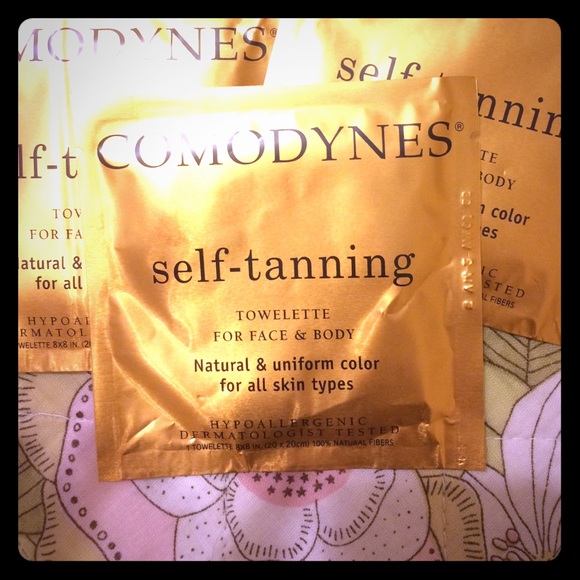 Self-Tanning Towelettes