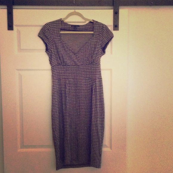 Banana Republic houndstooth dress