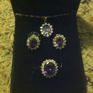 Gold and amethyst jewelry set