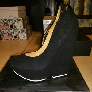 High wedge shoe