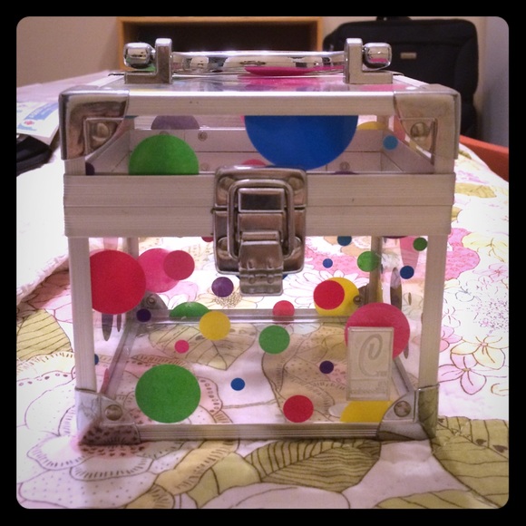 Cute makeup box :)
