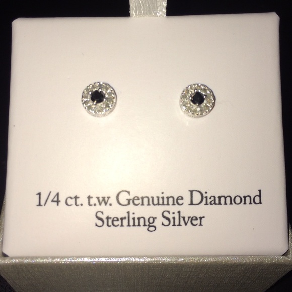 Jewelry - 1/4 ct Diamond Earrings