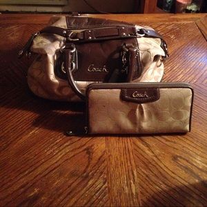 Coach handbag medium and wallet price drop 🌟