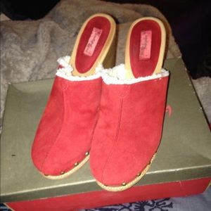 Beautiful Suede Fleece-lined Clogs