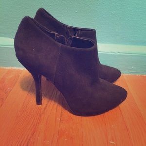 Chic black booties