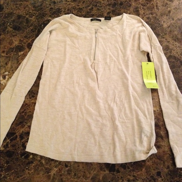 Beige zip top size small