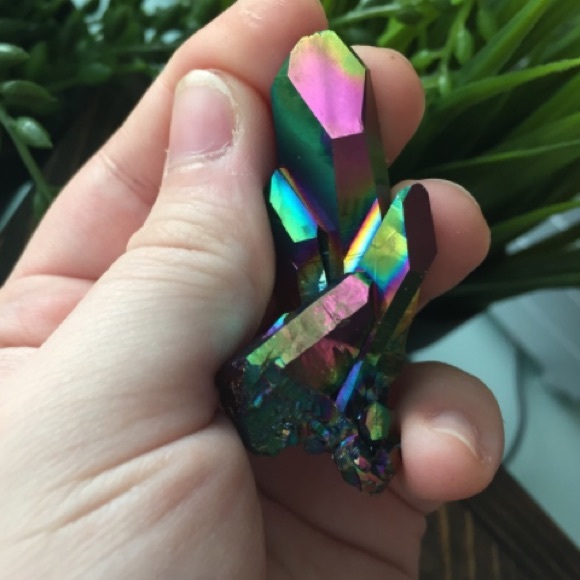 Titanium aura Quartz cluster - Picture 2 of 4