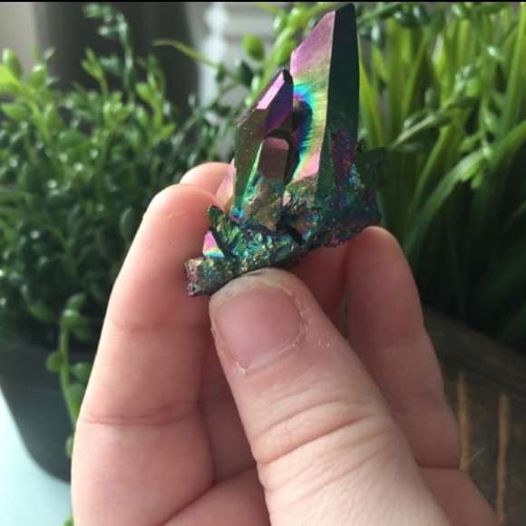 Titanium aura Quartz cluster - Picture 3 of 4