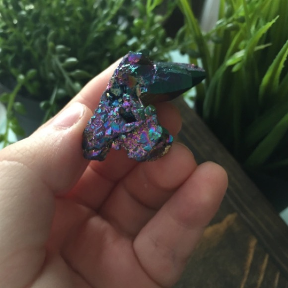 Titanium aura Quartz cluster - Picture 4 of 4