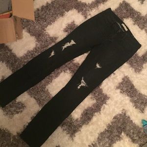 Bullhead black distressed skinny jeans