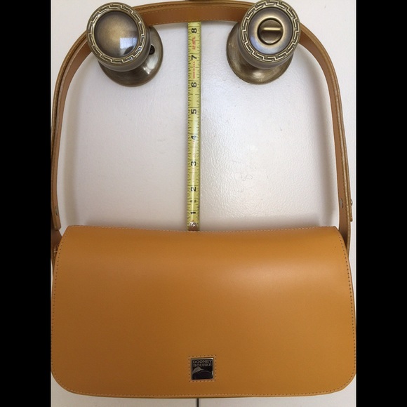 Dooney and Burke tan leather shoulder purse