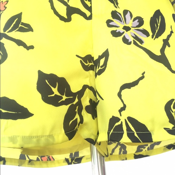 NWT SET BB Dakota Backless Top & Shorts - Picture 4 of 4