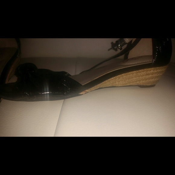 Sandals - Picture 3 of 3