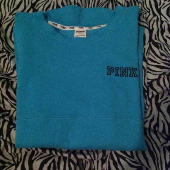 NWOT VS crewneck size M