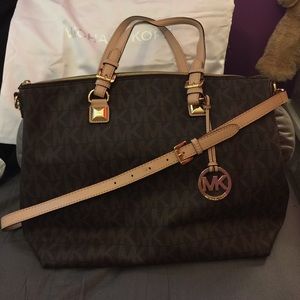 💥EUC MICHAEL KORS BAG💥