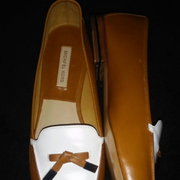 SOLD....Michael Kors loafers - Picture 2 of 4