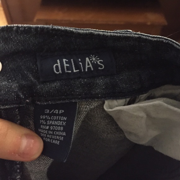 Delia's Taylor Jeans - Picture 3 of 4