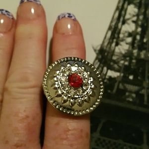 SOLD Pretty stretchy ring