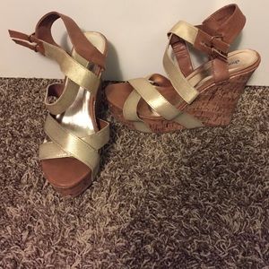 Cognac/Shimmery Gold Strappy Wedges