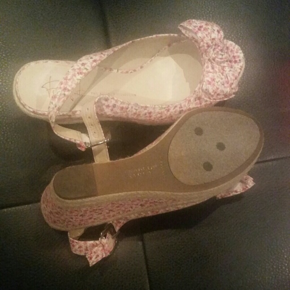 Shoes - Picture 3 of 3