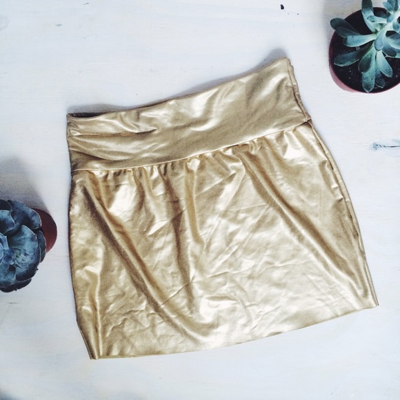 American Apparel Dresses & Skirts - American Apparel Gold Lamé Skirt