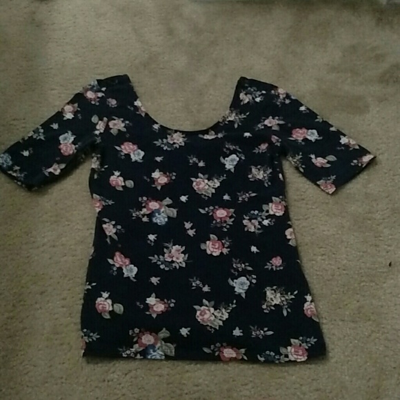 H&M Shirt - Picture 1 of 3