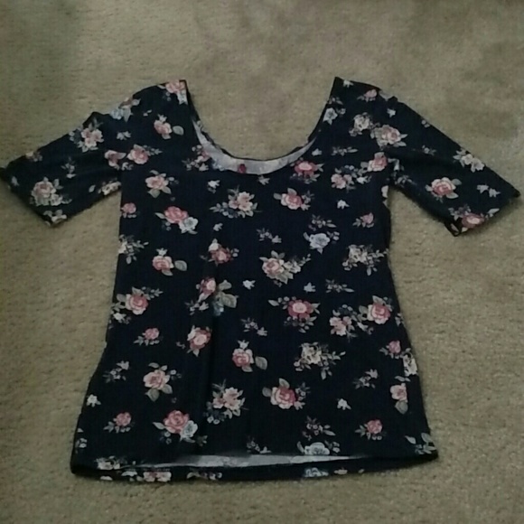 H&M Shirt - Picture 2 of 3