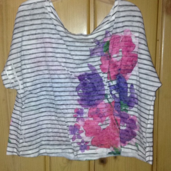 delia's shirt - Picture 1 of 3